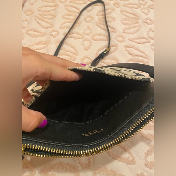 COACH BLACK LOGO CROSSBODY - Picture 3 of 5
